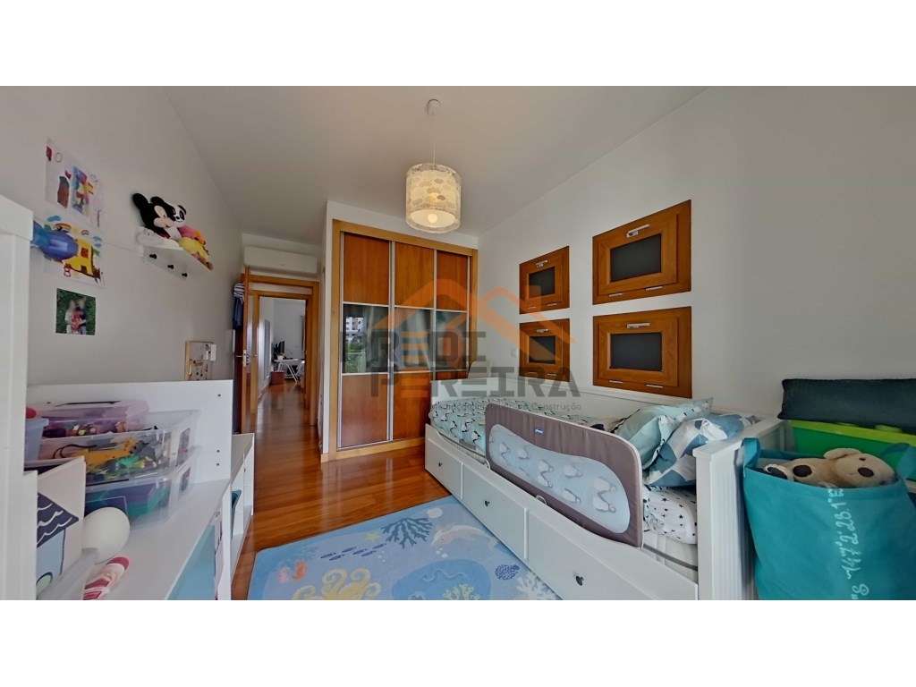Situado na Urb. Jardim da Amoreira, Exclusivo T2 com vista desafoga...-12