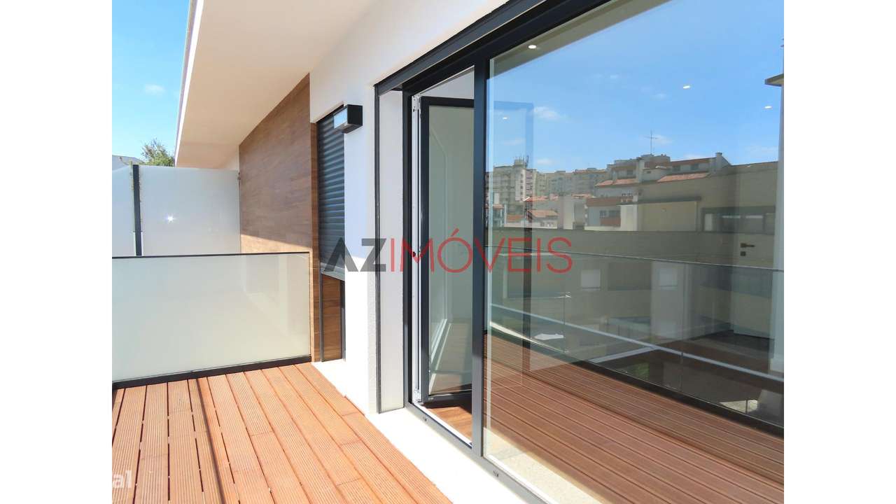 MORADIA NOVA T4 NO CENTRO DE LEIRIA-15