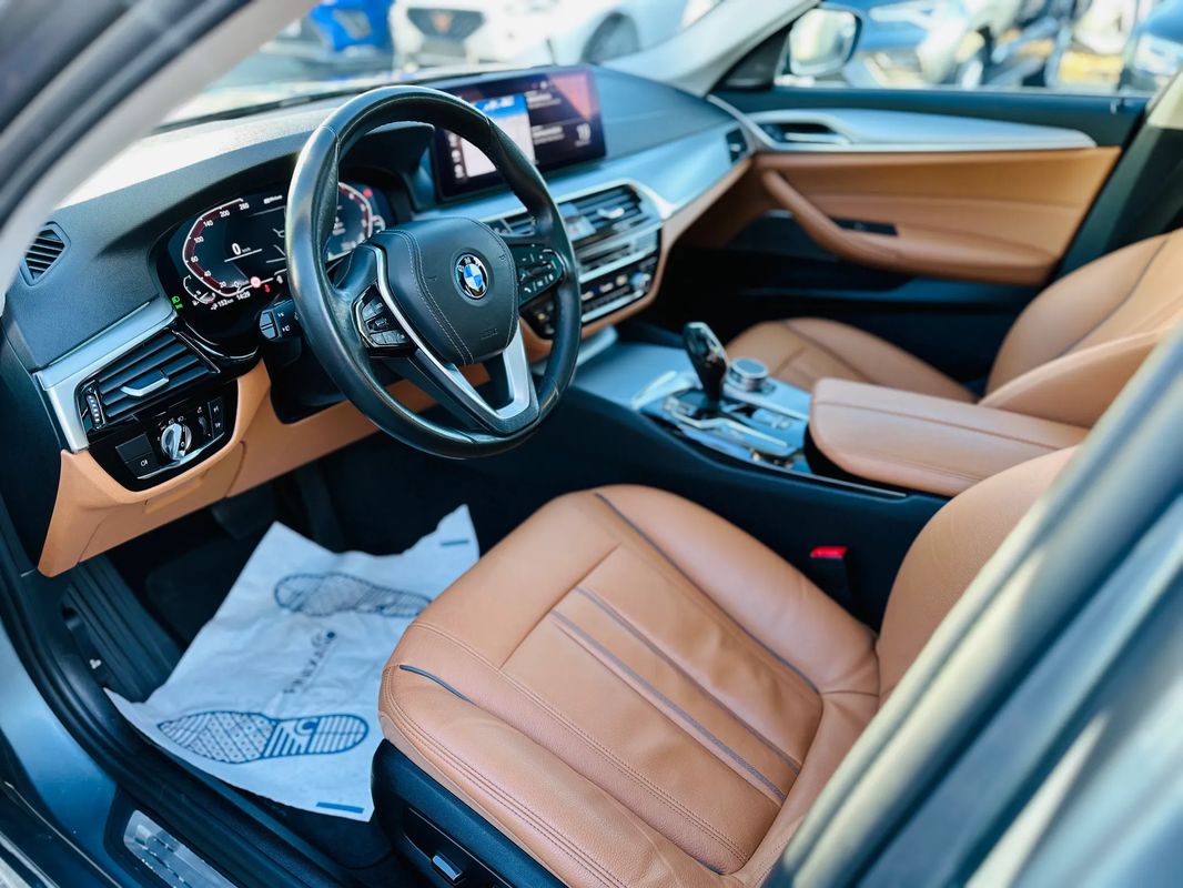 BMW Seria 5 530e xDrive Touring Aut. - 16