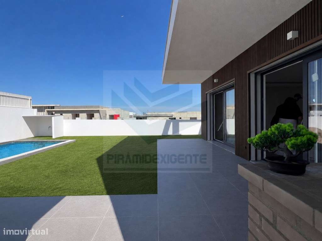 Moradia Isolada, Piscina, Garagem, Jardim Amplo, Azeitão-2