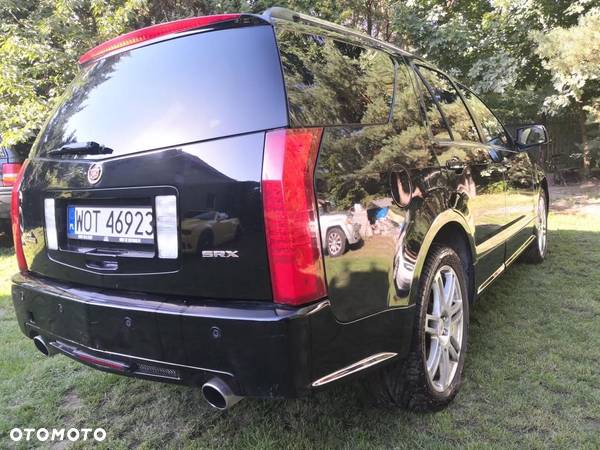 Cadillac SRX 4.6 V8 Sport Luxury AWD - 5