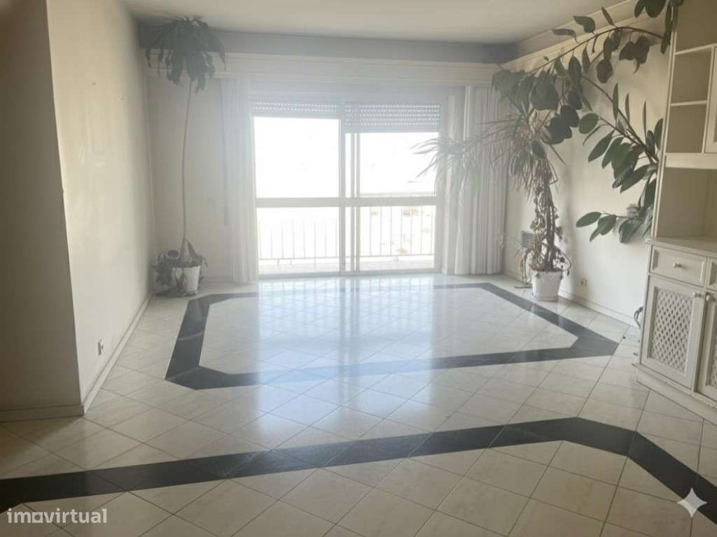 Apartamento T6 - Grande imagem: 2/8