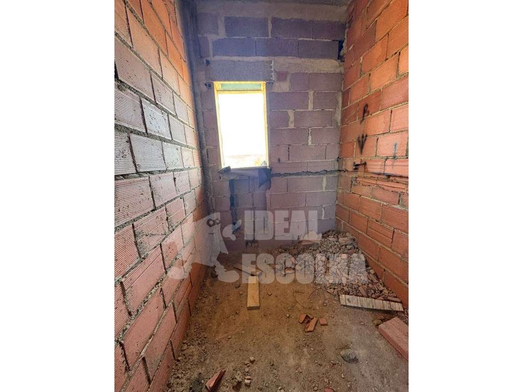 MORADIA EM CONSTRUÇÃO QUINTA DO ANJO ..-14