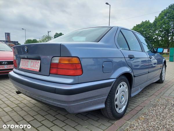 BMW Seria 3 318i - 6