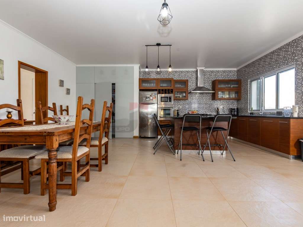 Moradia V4 Isolada com 3 Suites - São Vicente Ferreira, Ponta Delga...-25