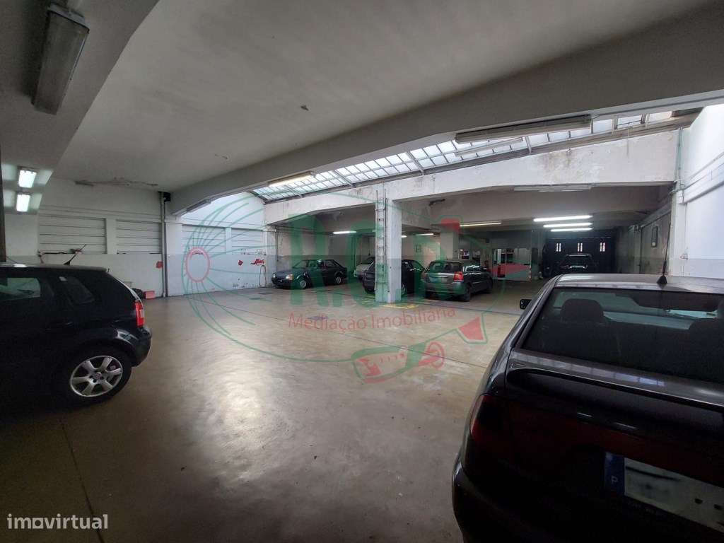 Armazém / Garagem em Costa Cabral (510m2)-6