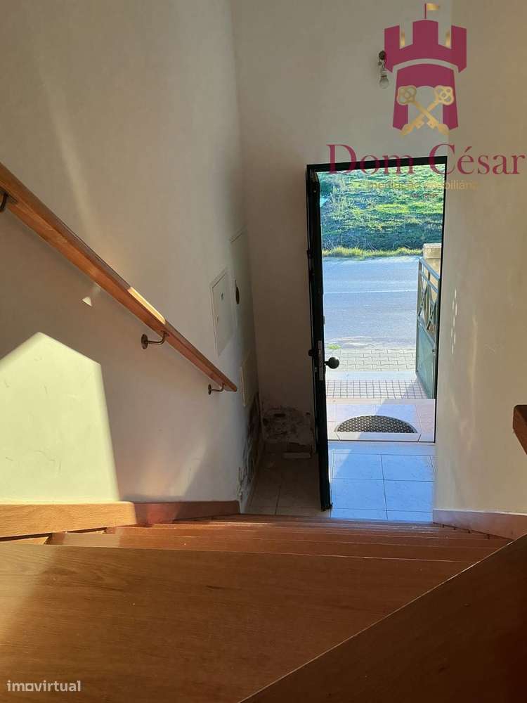 Moradia T4  R/C - 1º Andar em Foros de Salvaterra-7