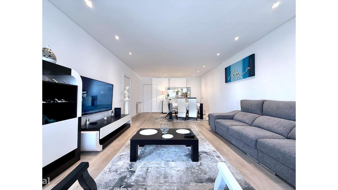 Luxuoso T-3 na Qtª Santa Maria-11