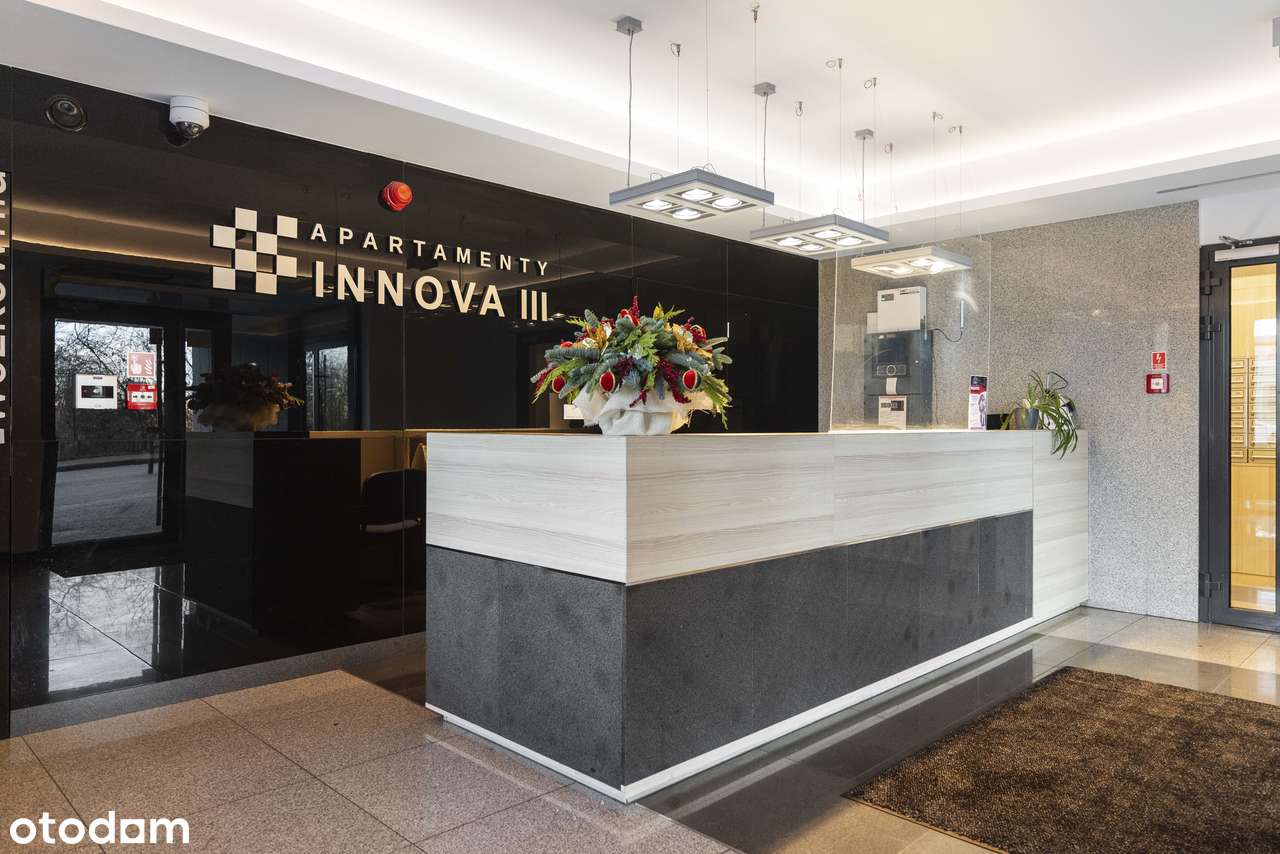 Elegancja w odcieniach granatu | 80 m² | 4 pokoje z widokiem na niebo-18