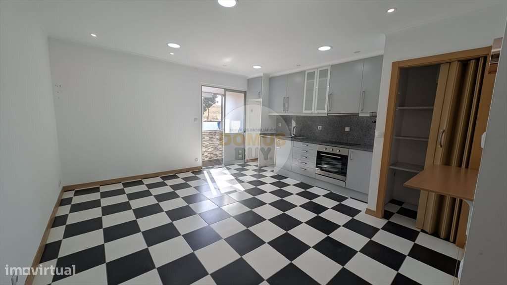 Apartamento T3 | 1º andar | churrasqueira | 2 wcs - Seixal-12