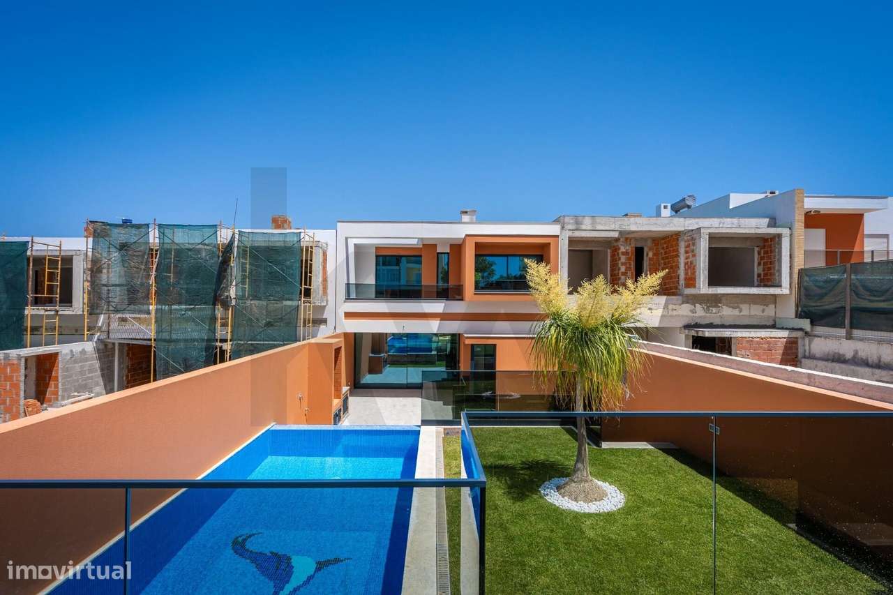 Moradia T3 nova pronta habitar, com piscina e jardim no Barranco do Ro - Grande imagem: 5/60