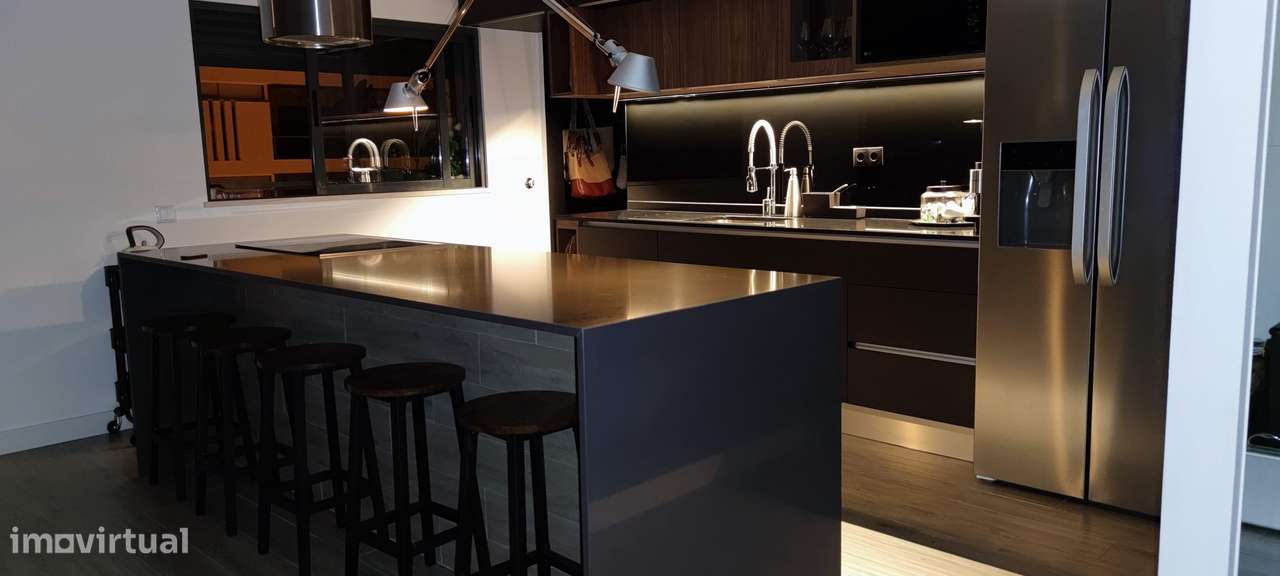 Apartamento T3 com grandes varandas, vista aberta e piscina no rooftop - Grande imagem: 5/12