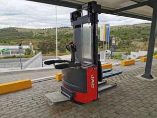 JAC Stacker Elétrico CDD 15 Triplex