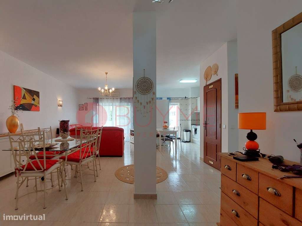 Apartamento T2 com Terraço e Piscina no Centro de Quarteira - Grande imagem: 5/26