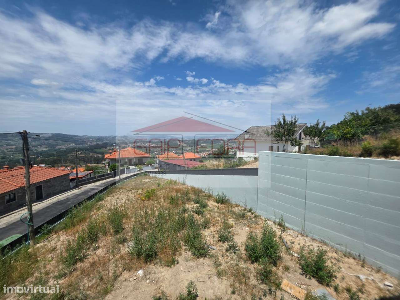 Moradia 4 frentes nova  com 840 m2 terreno em Felgueiras-35
