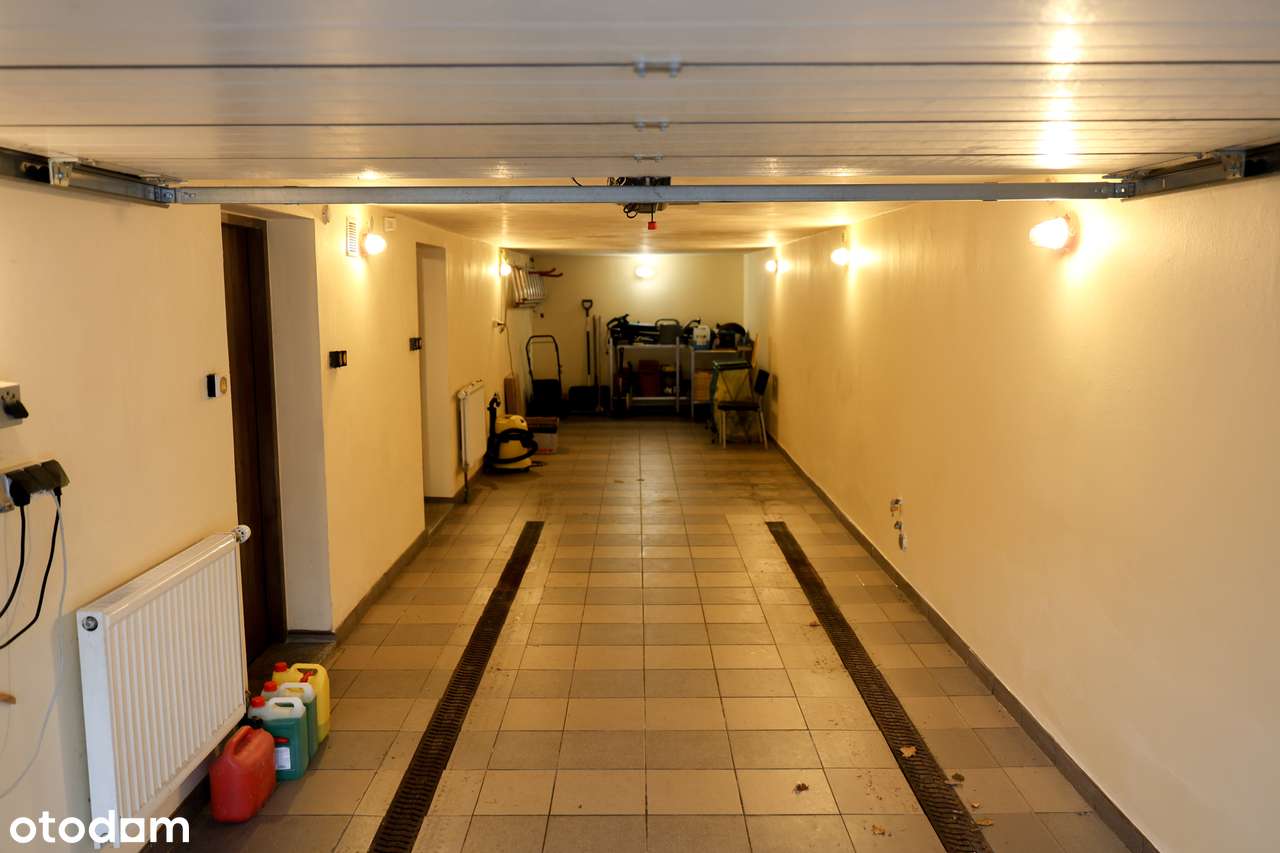 Dom Gdynia z garażem i zielonym otoczeniem-14