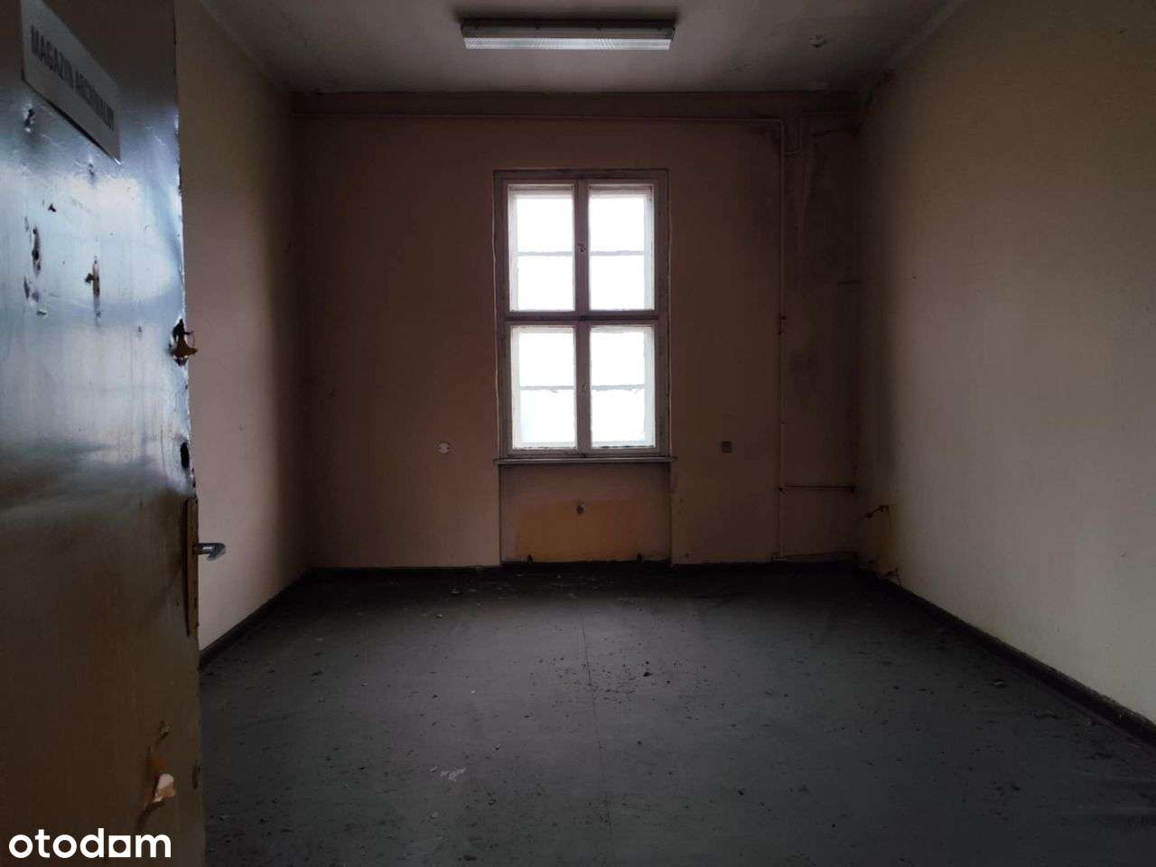 Budynek MIESZKALNO - USŁUGOWY w centrum miasta-9