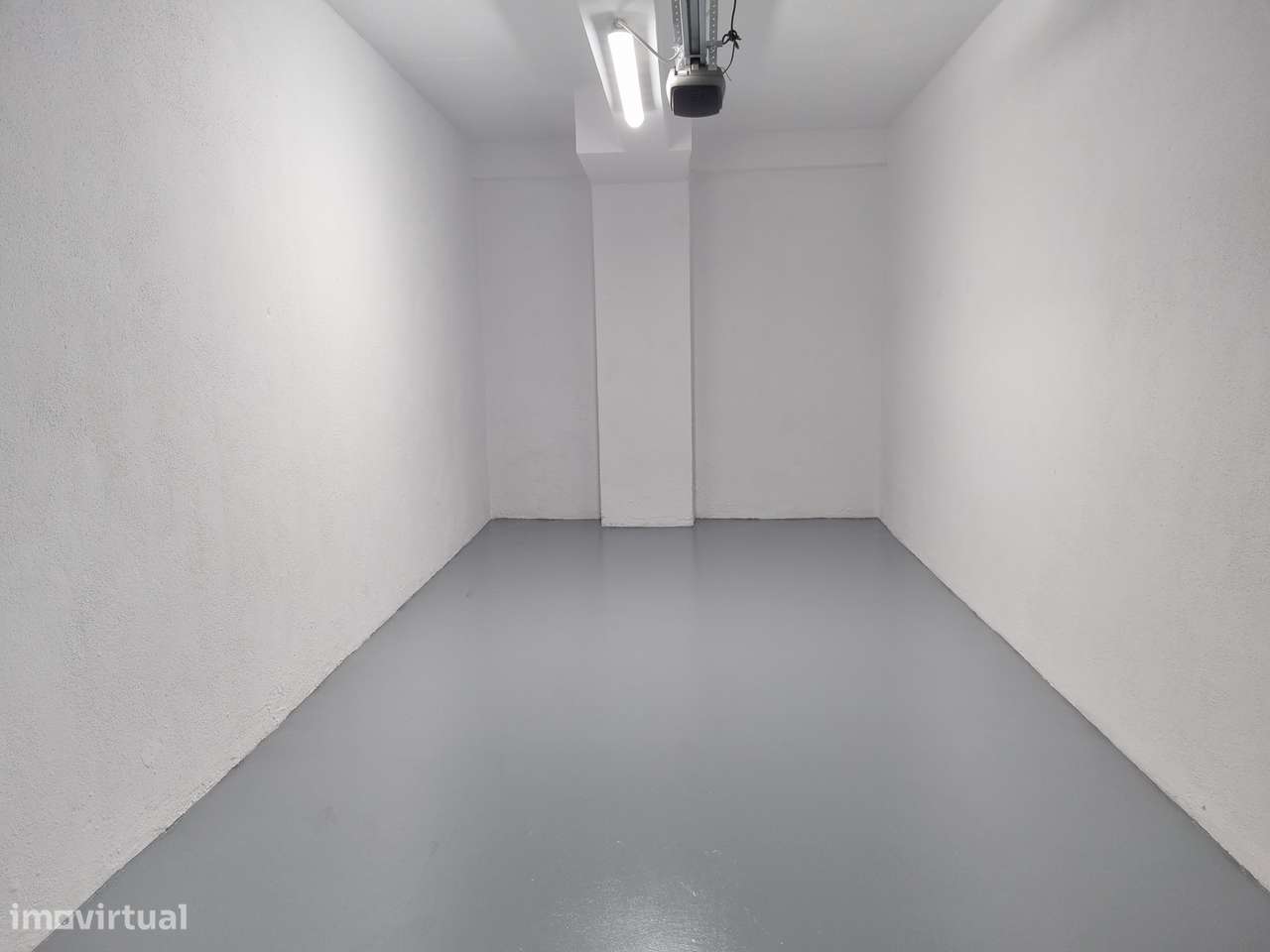 Vende-se garagem box  no centro de Alcabideche. - Grande imagem: 2/8