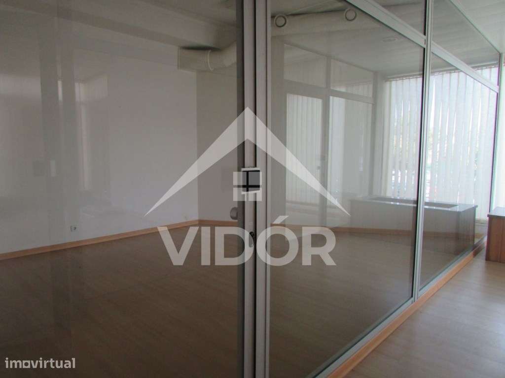 Espaço Comercial - Escritórios com 15 salas - Centro Figueira da Foz - Grande imagem: 5/5