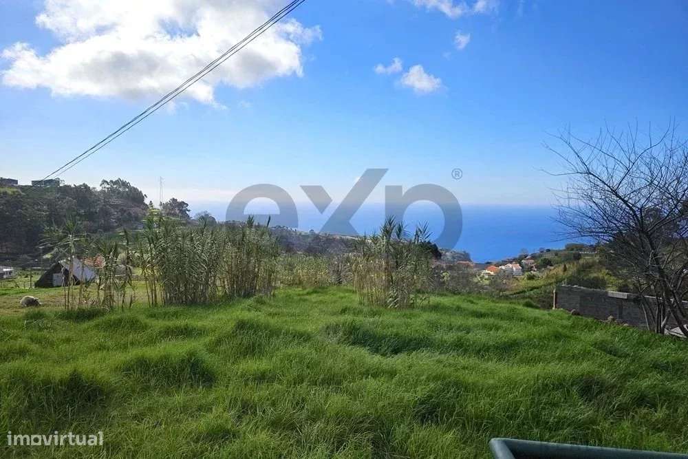 Um terreno em um ambiente natural, com vistas deslumbrantes sobre as m - Grande imagem: 5/9