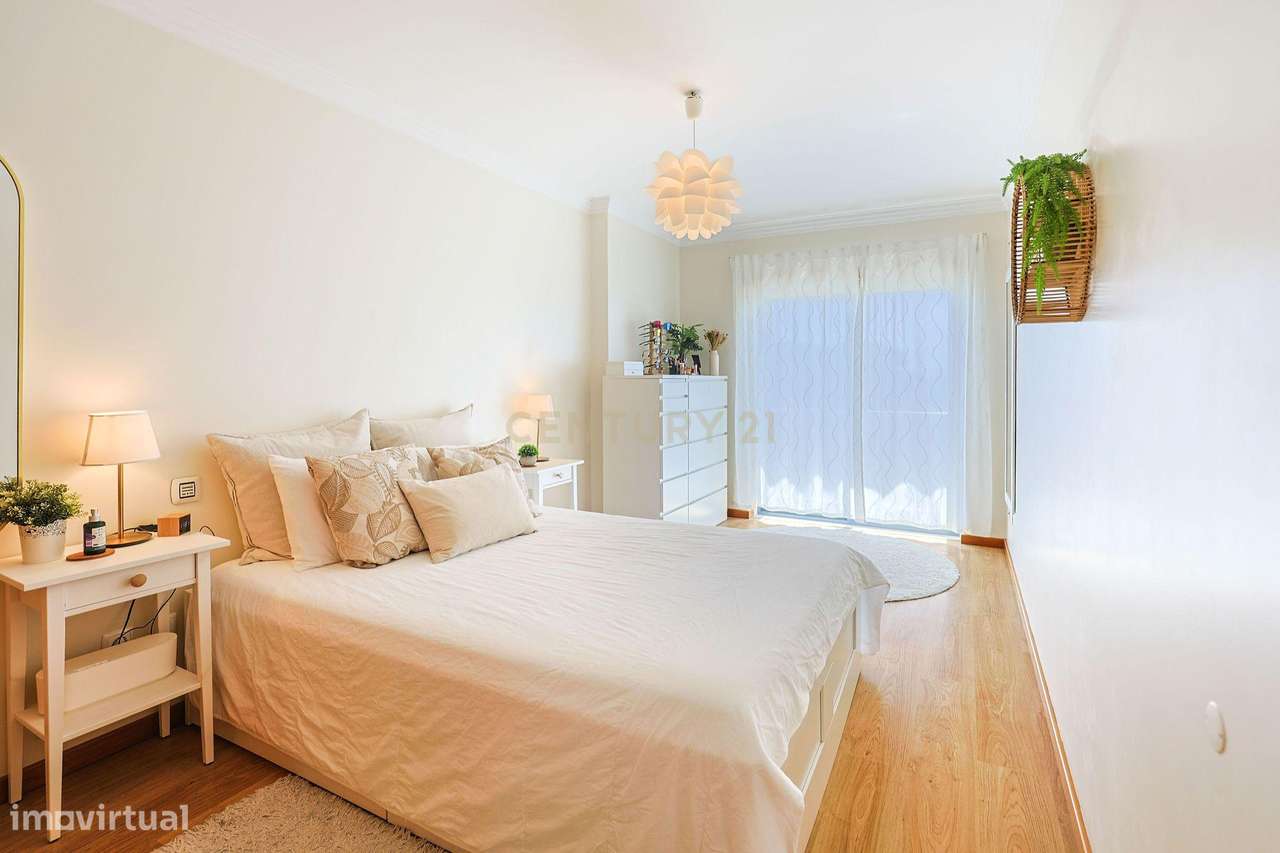 Apartamento T2, com Lugar de Parqueamento e Arrecadação, Quinta de São-15