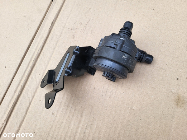 Dodatkowa Pompa wody bmw m4 G82 G83 m3 G80 - 5