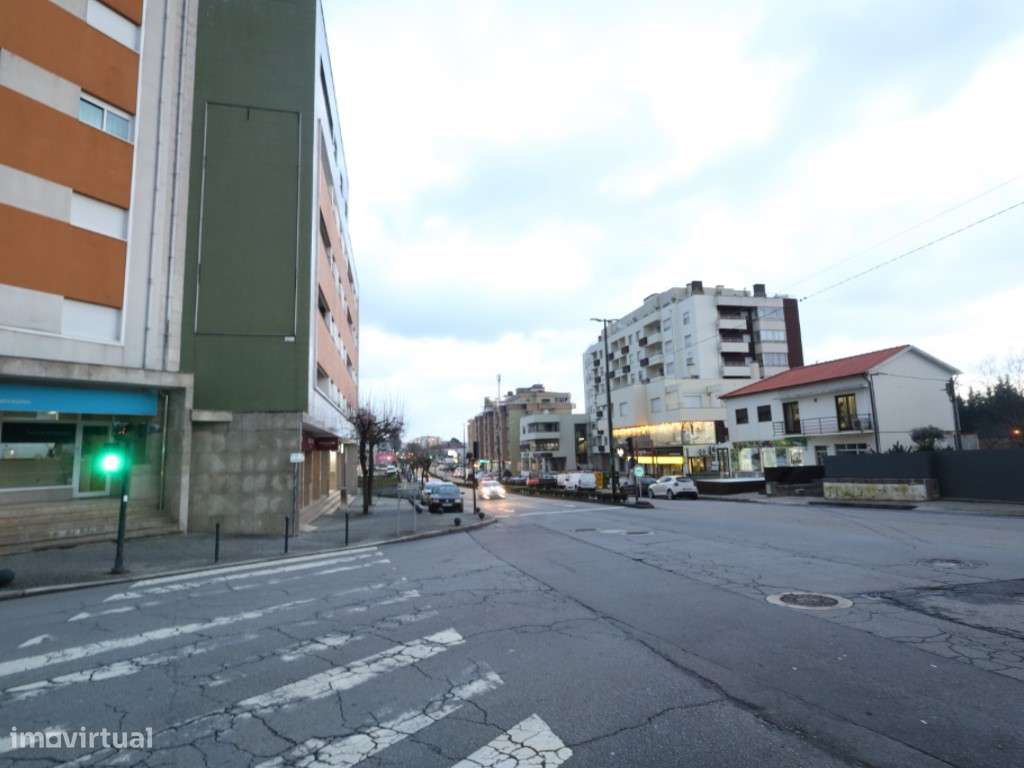 Apartamento T1 no Centro de Felgueiras - Localização Privilegiada - Grande imagem: 3/4