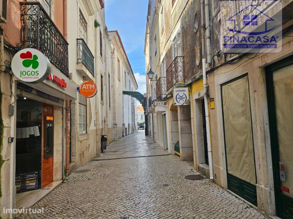 Prédio com 2 habitações e 1 loja de comércio - Baixa de Setúbal-15