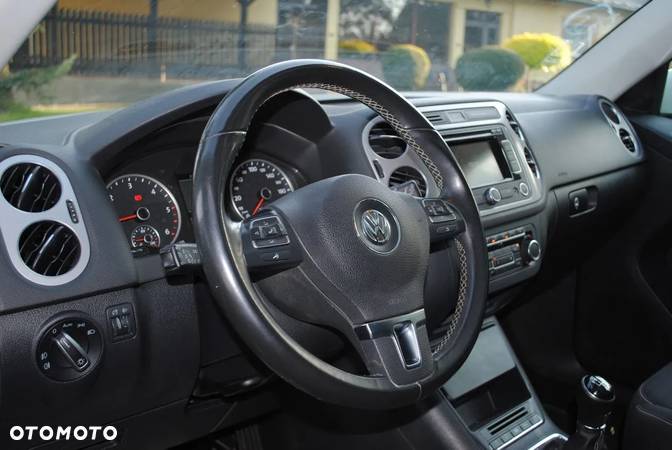 Volkswagen Tiguan 2.0 TDI DPF BlueMotion Technology Exclusive - 22