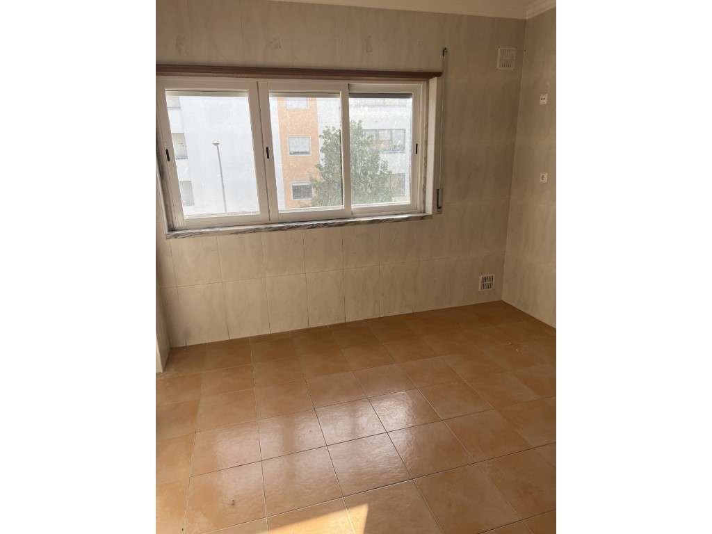 Excelente T2 para arrendar na Urbanização Moinho Do Guizo, Amadora - Grande imagem: 4/15
