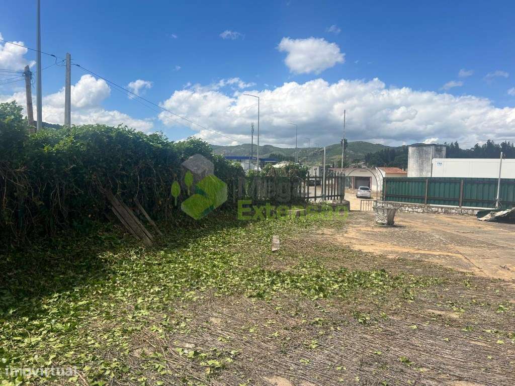 Antigo bar, para recuperar, perto de Alcoentre - junto à A1, com lo...-35