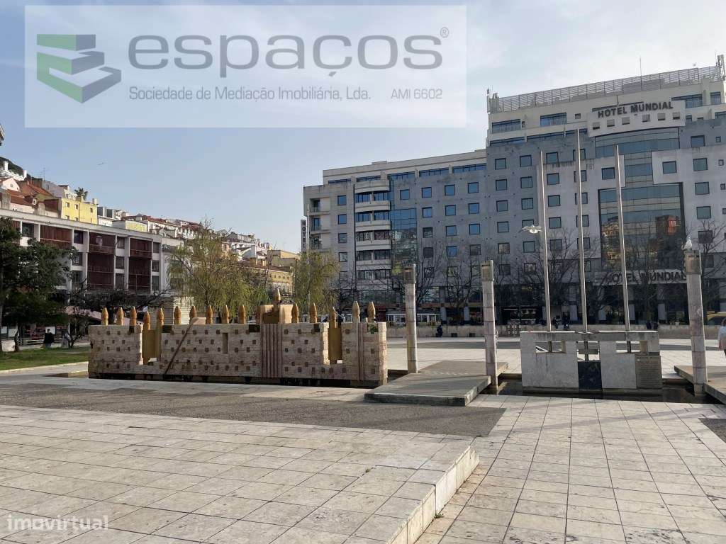 Loja no Centro Comercial da Mouraria, Lisboa - Grande imagem: 5/12