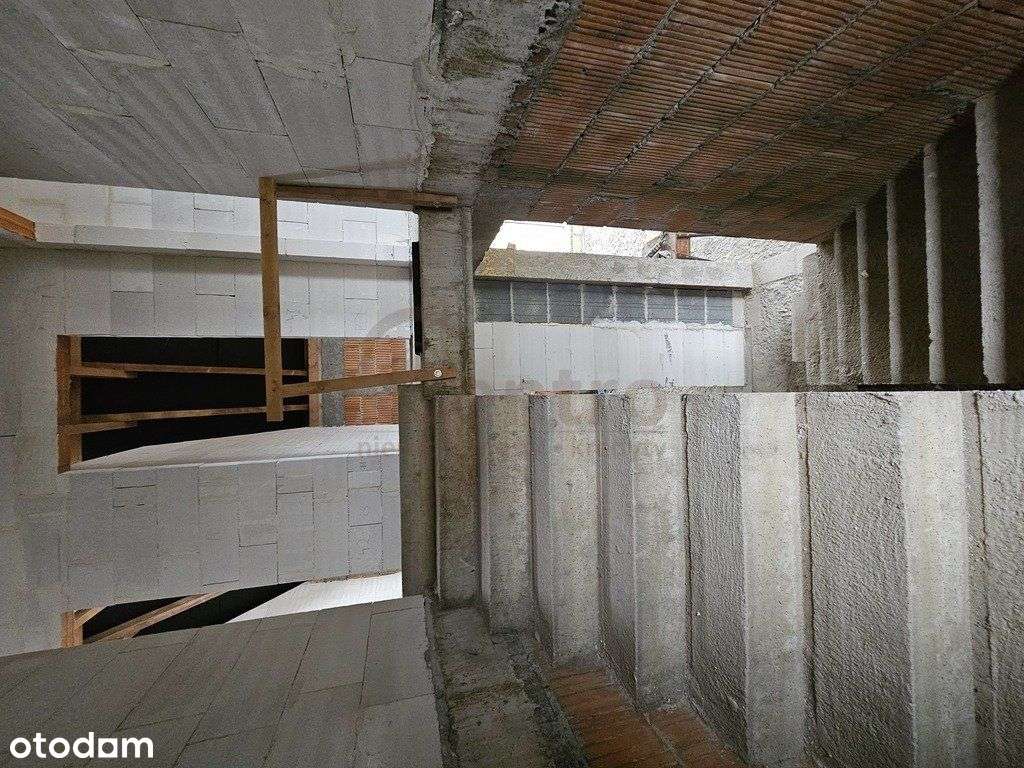 Nowy, wolnostojący dom w trakcie budowy!-9