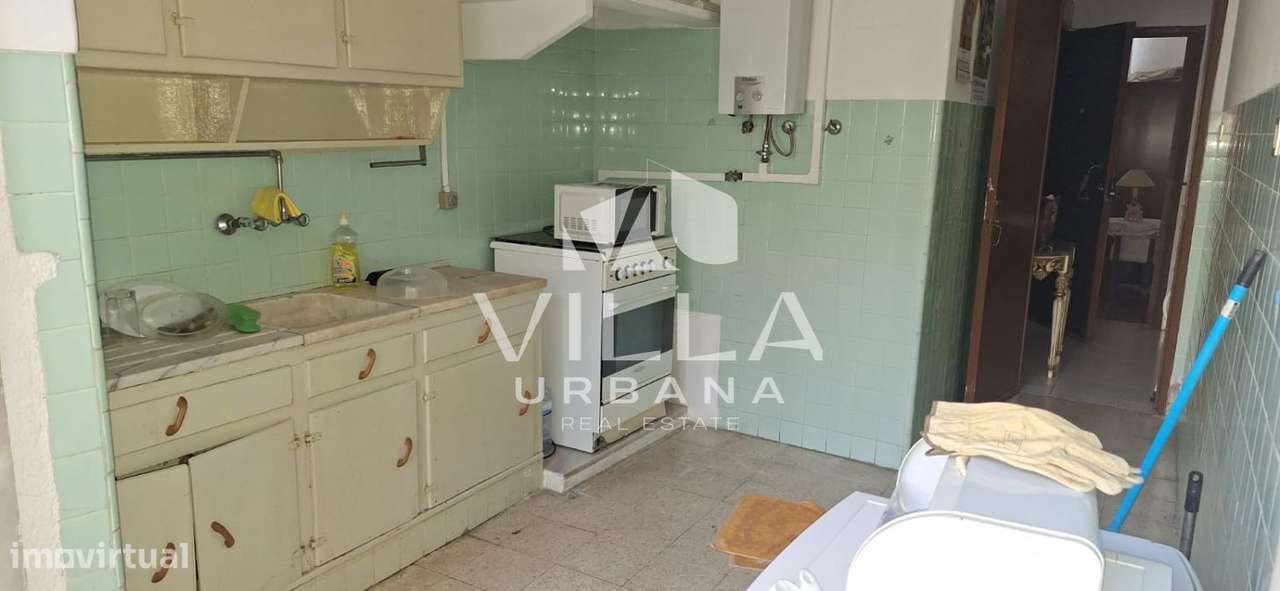 Apartamento T2 com logradouro em zona central do Laranjeiro, para remo - Grande imagem: 2/17