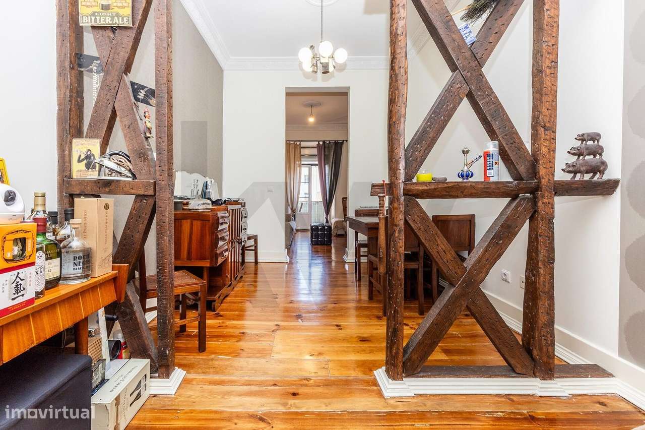 Apartamento T3 com charme histórico no coração de Lisboa - Grande imagem: 5/29