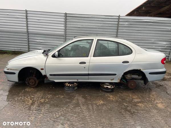 TYLKO CZĘŚCI RENAULT MEGANE I PHII 1.6 16V K4M700 107KM 79kW 99r-03r sedan classic Lakier: MV632 - 8