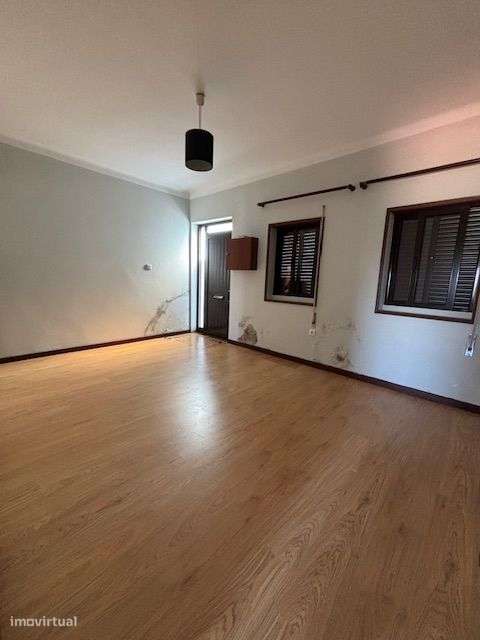 Moradia T2 em São Pedro Fins.-8