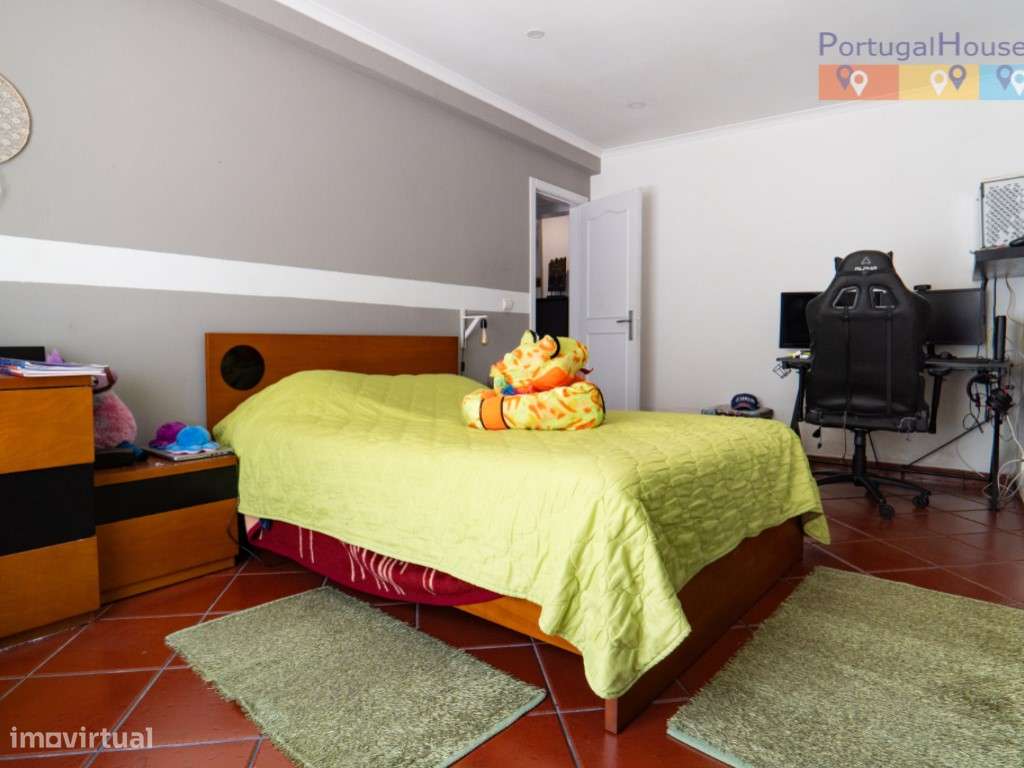 Moradia independente T3 com anexo T2 e 5.000 metros de terreno.-23