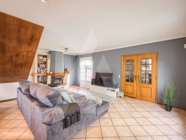 Moradia T3 com excelente exposição solar em São Bernardo - Grande imagem: 3/27