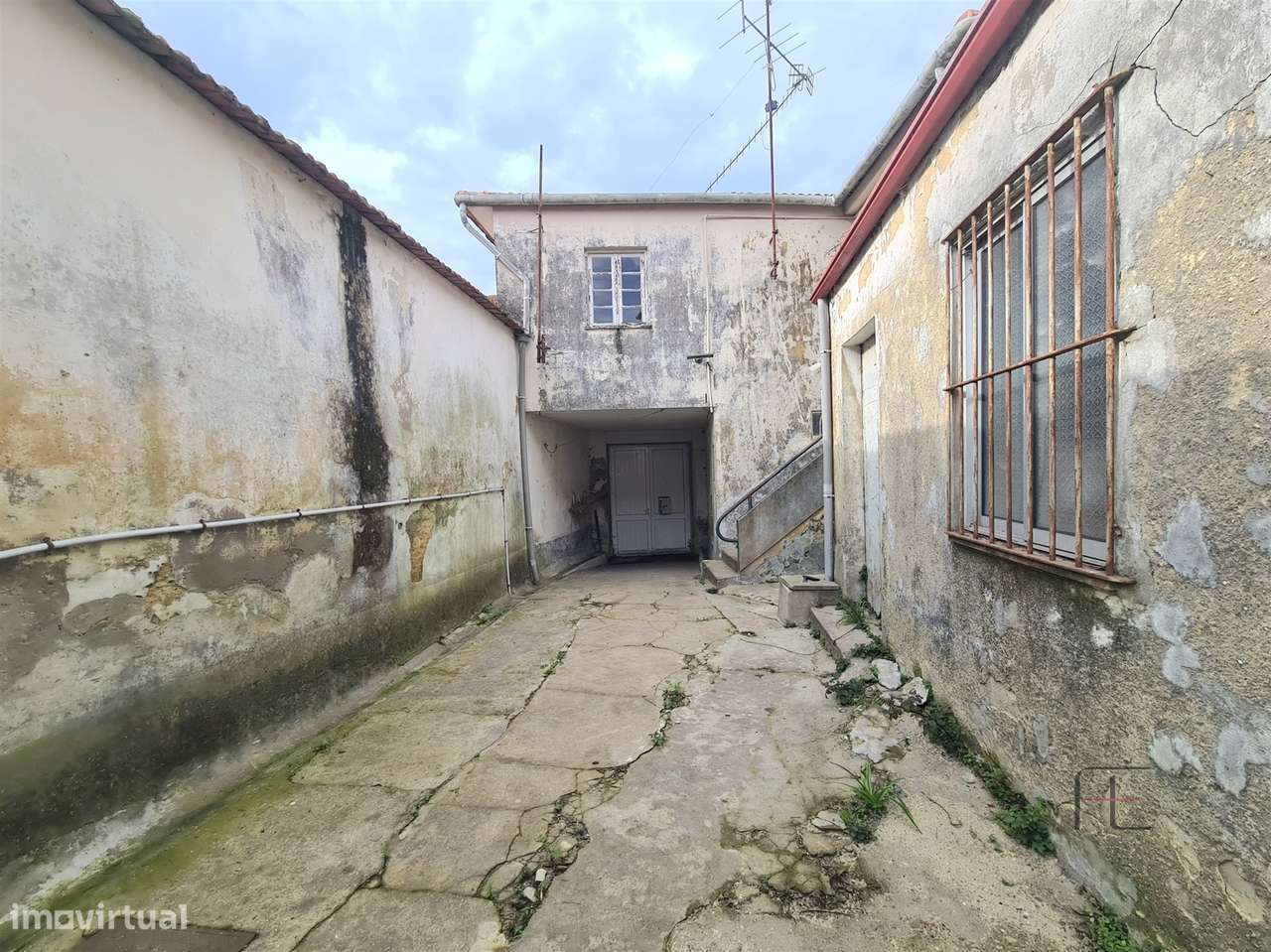 Moradia T3 Esmoriz para reabilitar-24