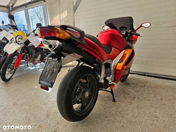 Aprilia RST - 21