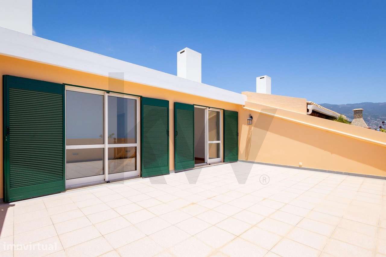 Apartamento T3 Duplex no Funchal-16