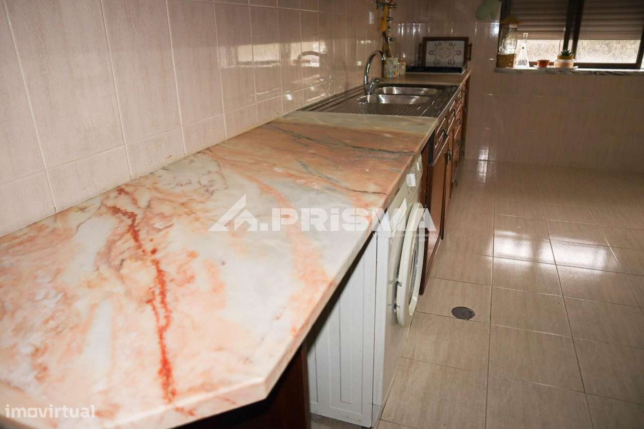 Apartamento T3 com garagem para venda em Castelo Branco-12