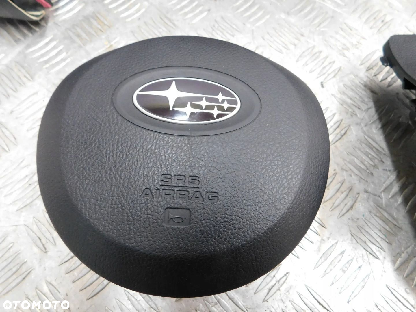 DESKA KONSOLA AIRBAG NAPINACZE SUBARU TREZIA - 7