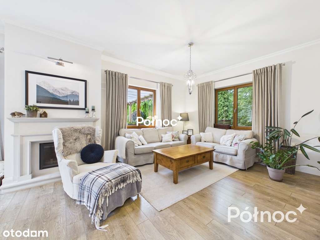 Przestronna Rezydencja w Rzeszotarach | 241 m² |