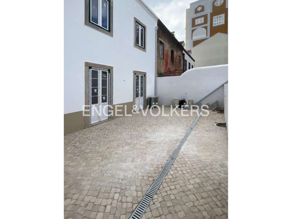 Prédio com terraço e piscina em Benfica - Grande imagem: 4/38