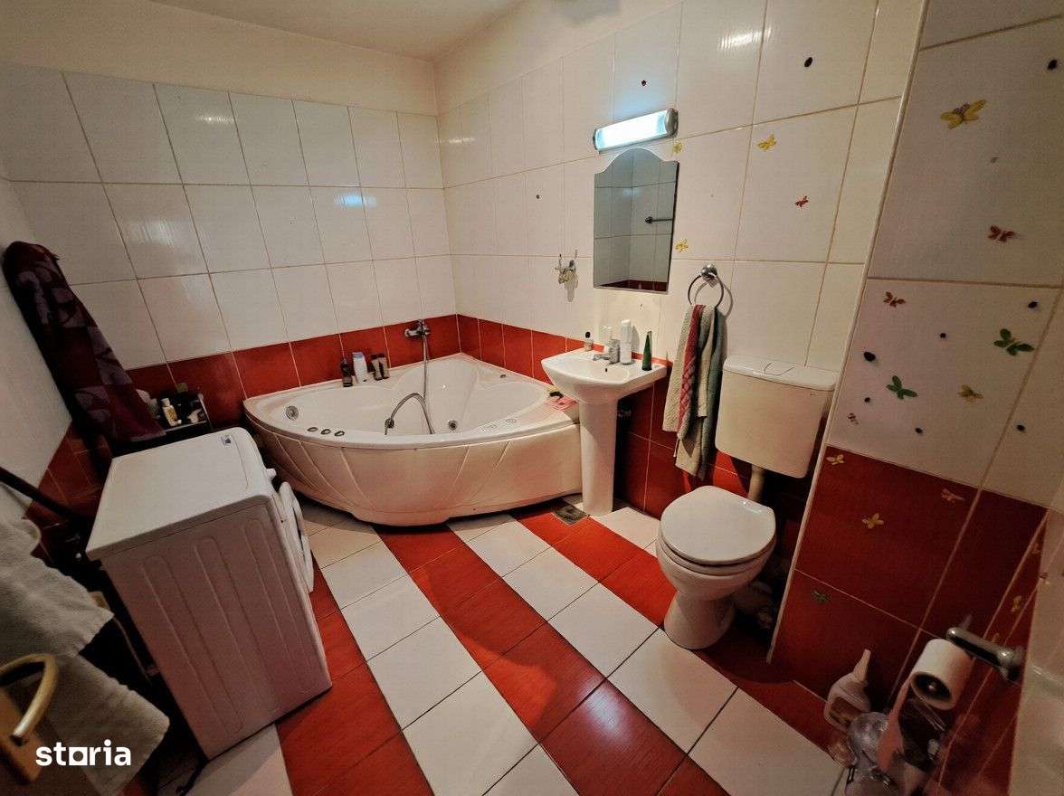 Apartament 2 camere spațios + parcare in Zona Florilor-Floresti-3