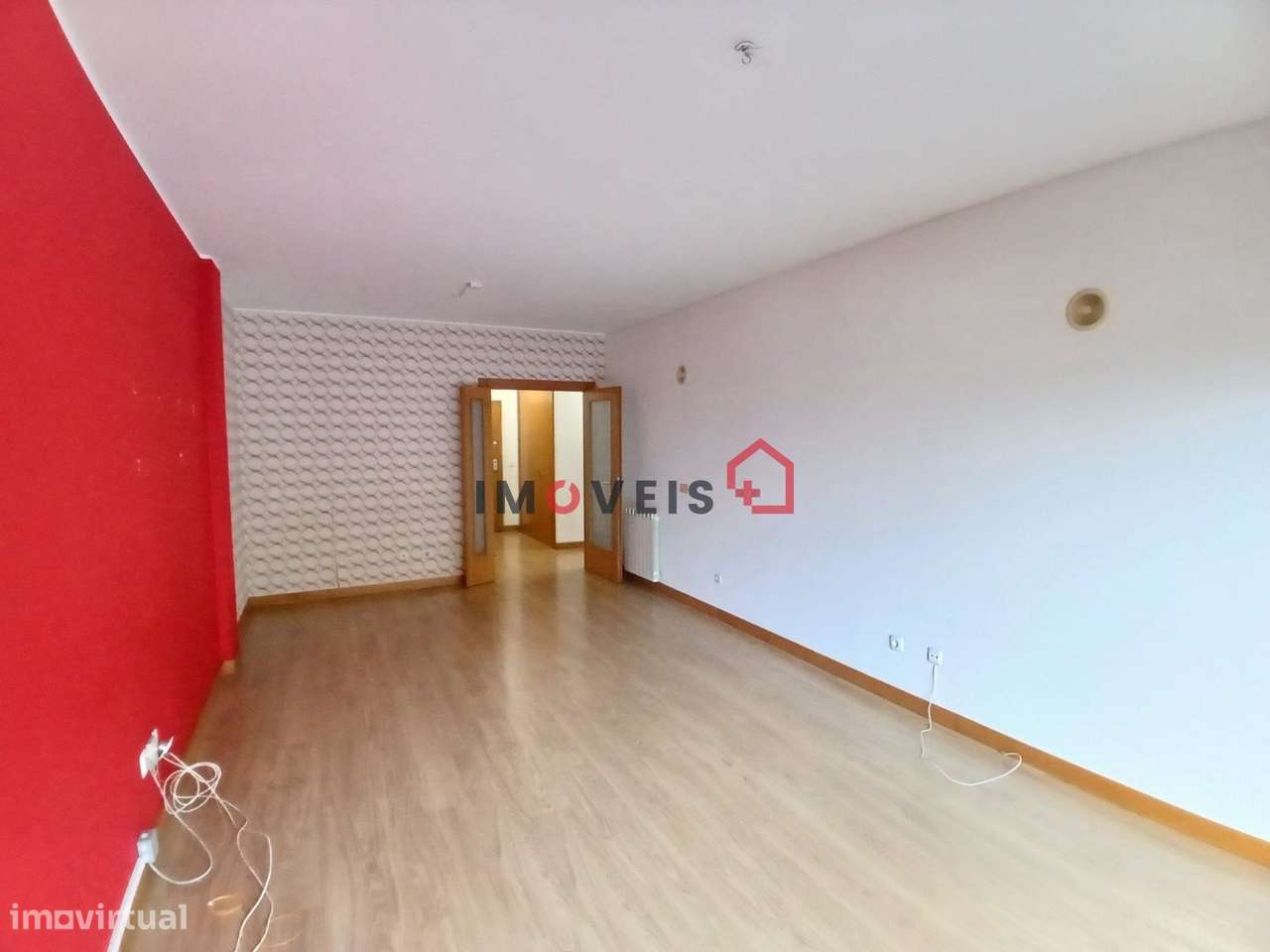 APARTAMENTO T2 - URBANIZAÇÃO SANTA CLARA - Grande imagem: 4/19