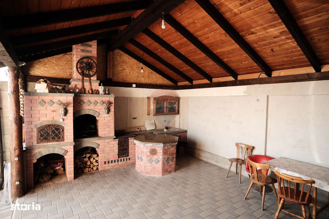 Casă  de vanzare in orasul Solca-4