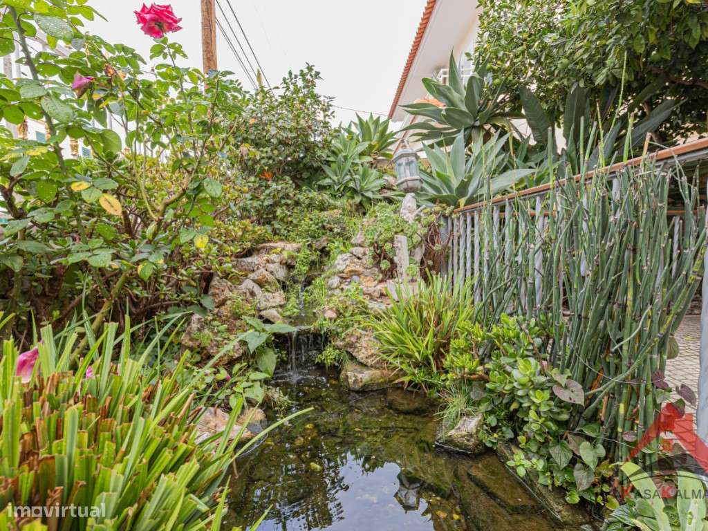 Moradia Isolada T4 com Aproveitamento de Sótão - Quinta do Conde-40